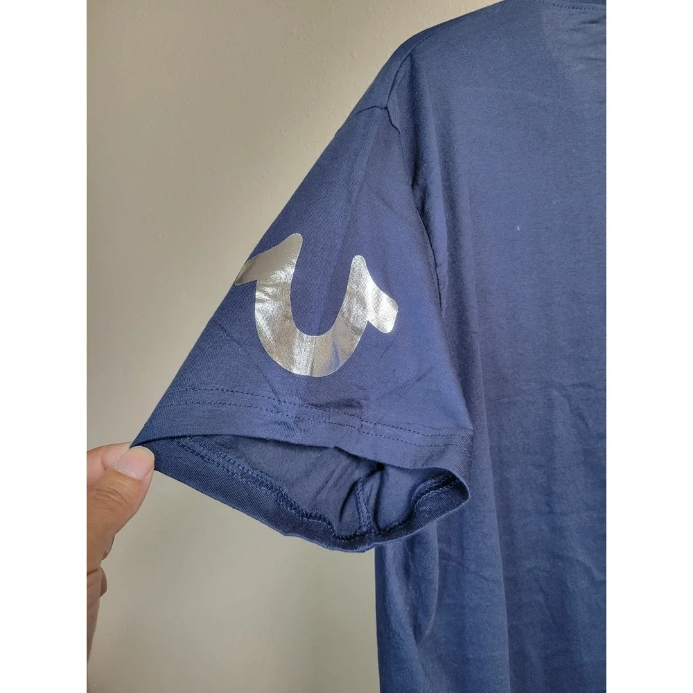 True Religion T Shirt Men's Blue‎ Silver Gold V-Neck Casual Comfortable Sz L